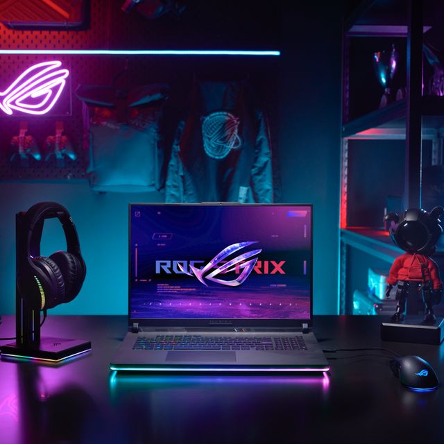 Front Facing View of the Strix Scar 18 With the Rog Fearless Eye Logo Visible on Screen and the Keyboard Visible