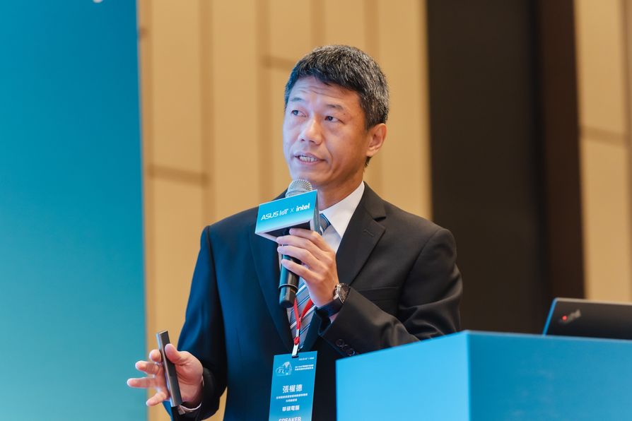華碩全球副總裁暨智慧物聯網事業群共同總經理張權德表示，「華碩不僅透過5G低延遲、高頻寬特性，佈建人工智慧製造系統，攜手供應商夥伴共贏，引領全球『邊緣智能』應用，打造完整生態鏈，亦協助企業強化競爭力，加速數位轉型。」